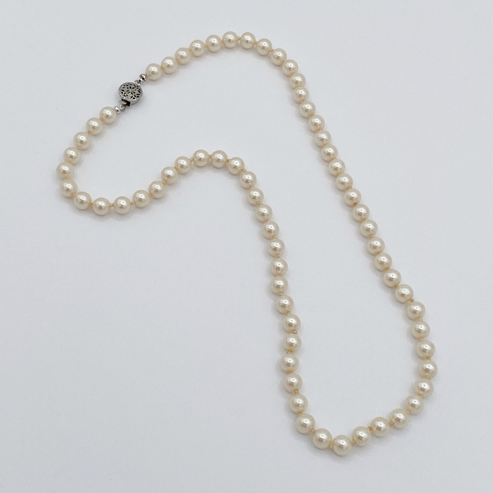 Vintage Faux Pearl Necklace